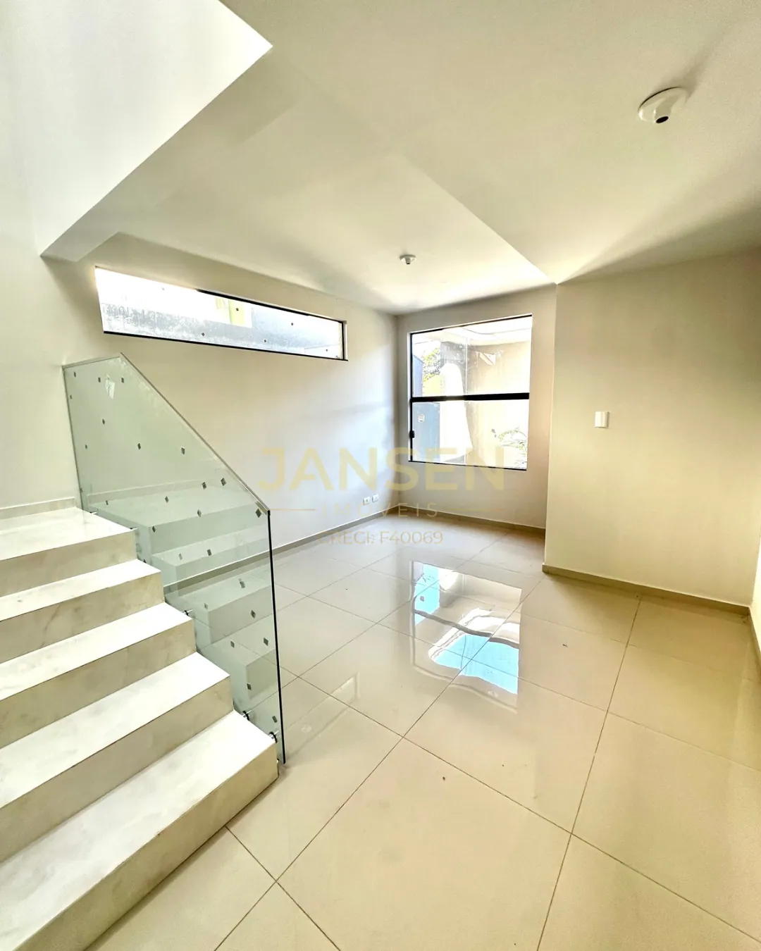 Casa à Venda Jardim Itamaraty Ibiporã - foto 1 de 17