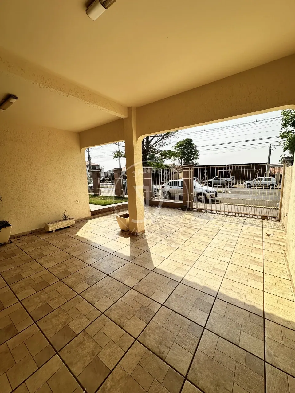 Casa à Venda Na Av Dos Estudantes Em Ibiporã - foto 2 de 16