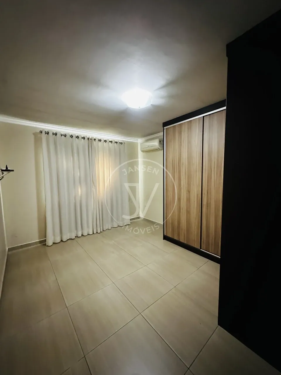 Casa à Venda No Centro De Jataizinho - foto 10 de 20