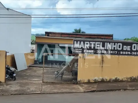 Casa com Barracão comercial