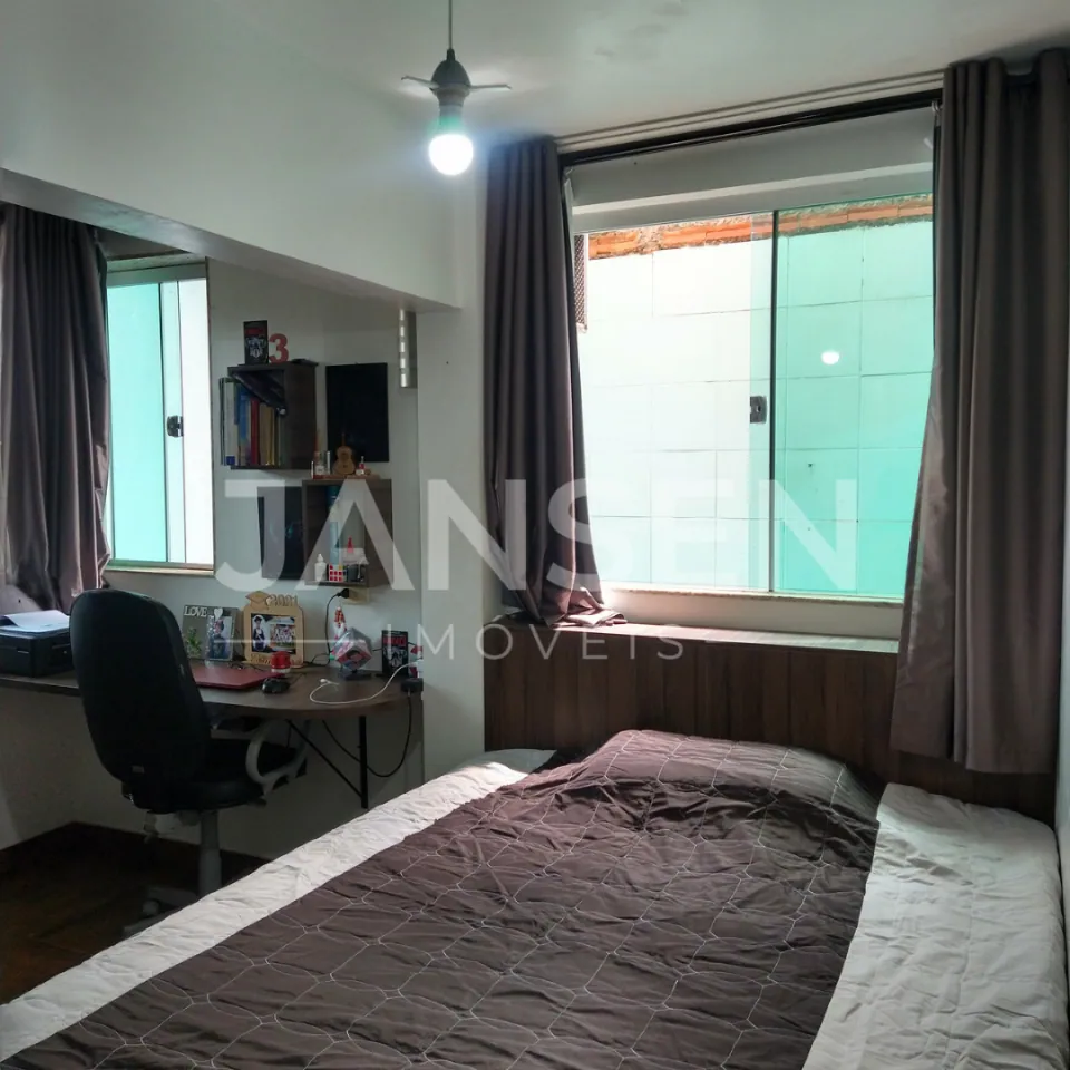 Casa com Barracão comercial - foto 17 de 31