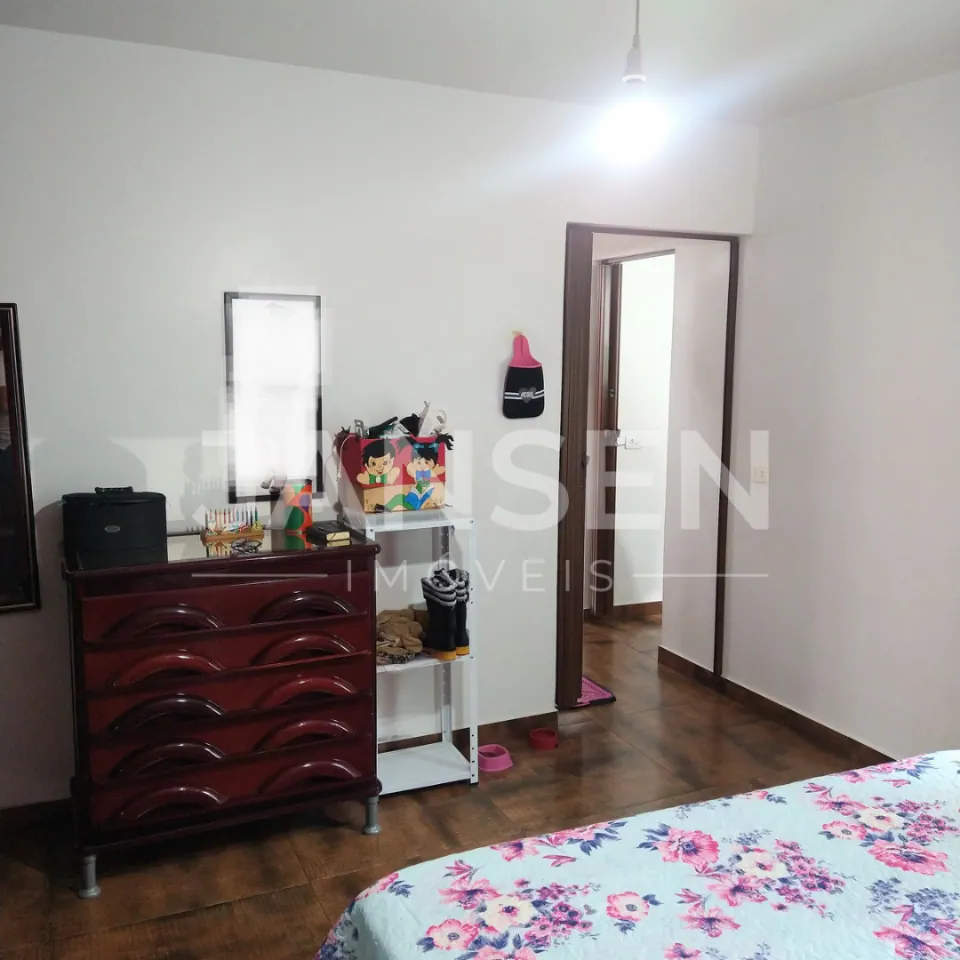 Casa com Barracão comercial - foto 23 de 31