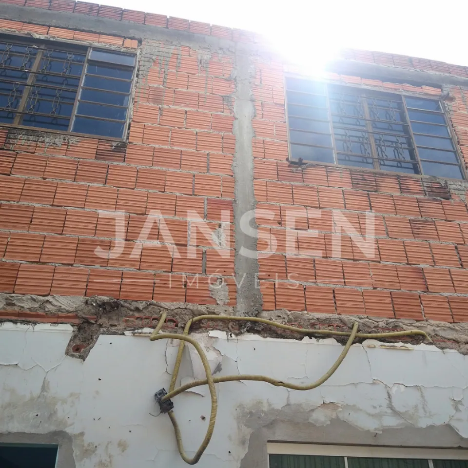 Casa com Barracão comercial - foto 24 de 31