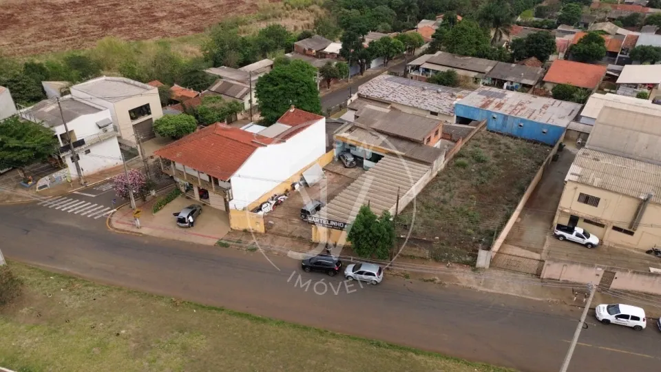 Casa com Barracão comercial - foto 26 de 31