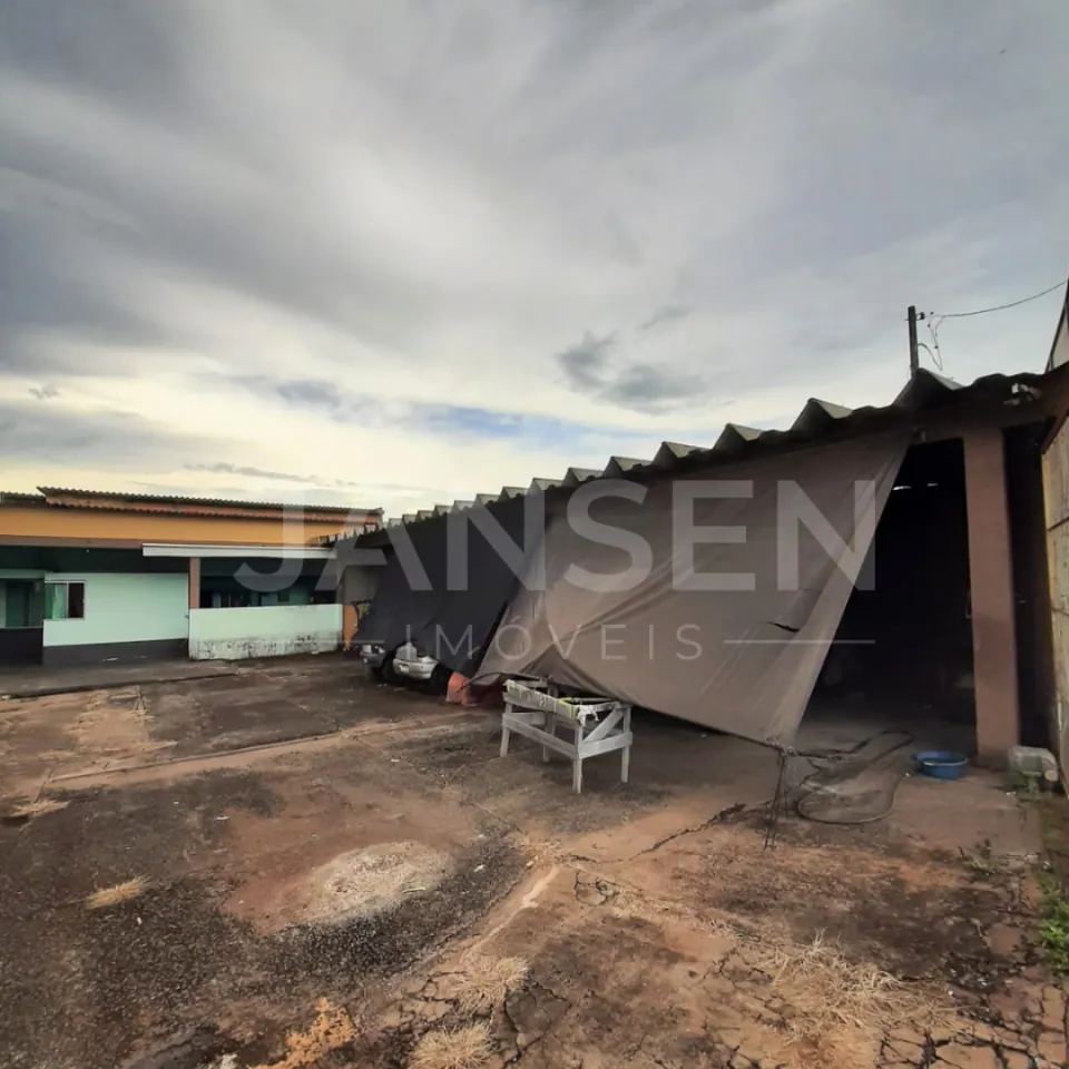 Casa com Barracão comercial - foto 3 de 31