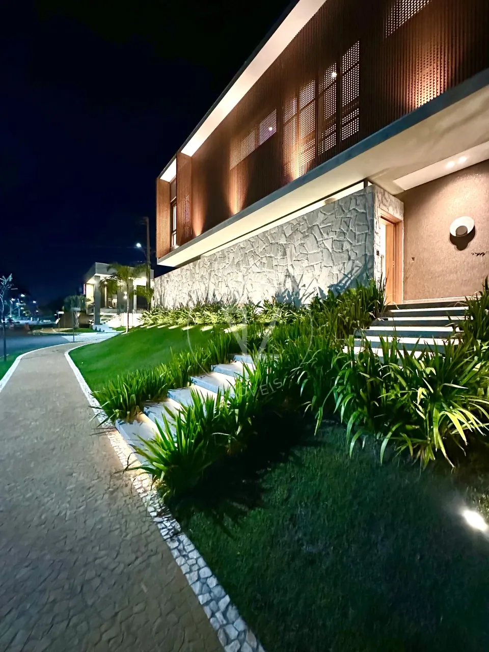 Casa De Alto Padrão à Venda No Condominio Royal Boulevard Em Ibiporã - foto 1 de 20