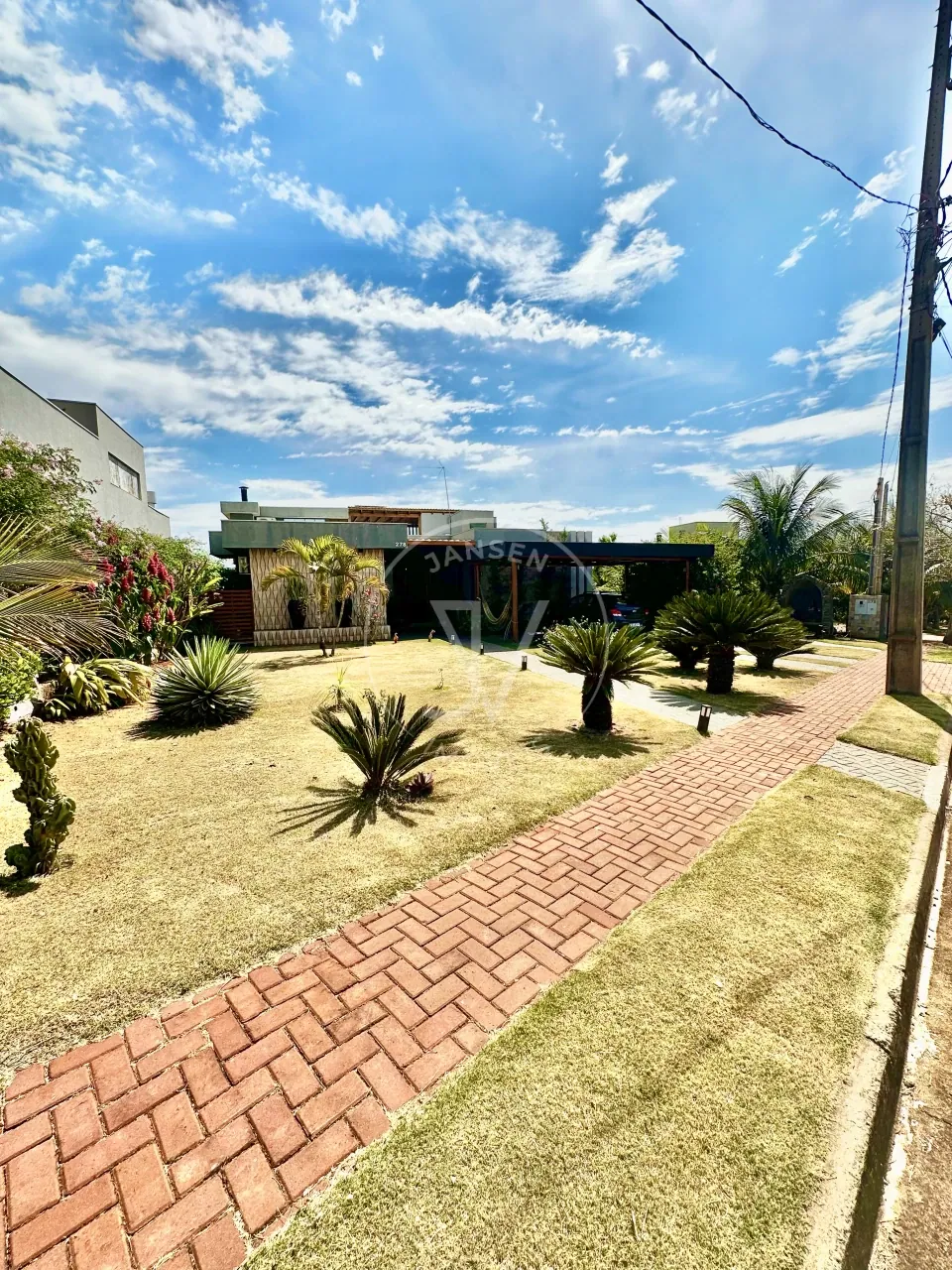 Casa De Alto Padrão Punta Del Este Em Sertaneja PR - foto 2 de 20