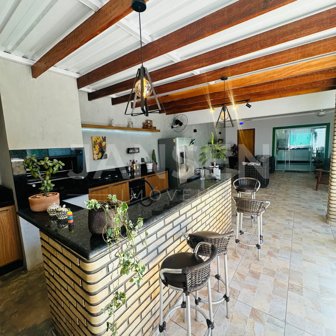 Casa térrea de alto padrão com piscina e amplo espaço gourmet a venda Setor 1 Ibiporã - foto 12 de 19