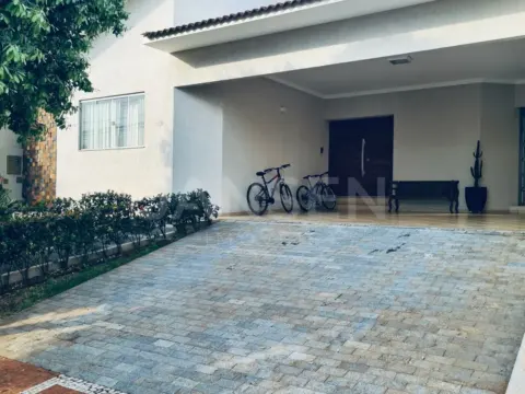 Casa Térrea De Alto Paradão Em Condomínio Fechado