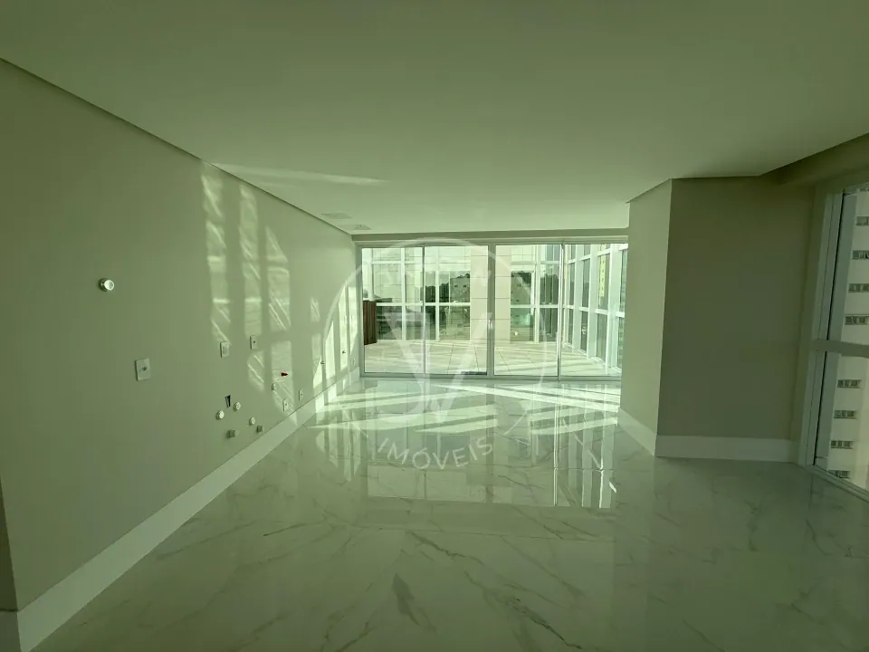Cobertura De Luxo No Skyline Tower Balneário Camboriú - foto 3 de 12