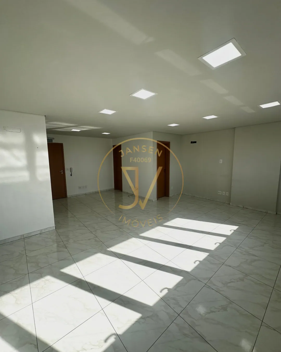 Sala Comercial à Venda Torre D’italia No Centro De Ibiporã - foto 3 de 16