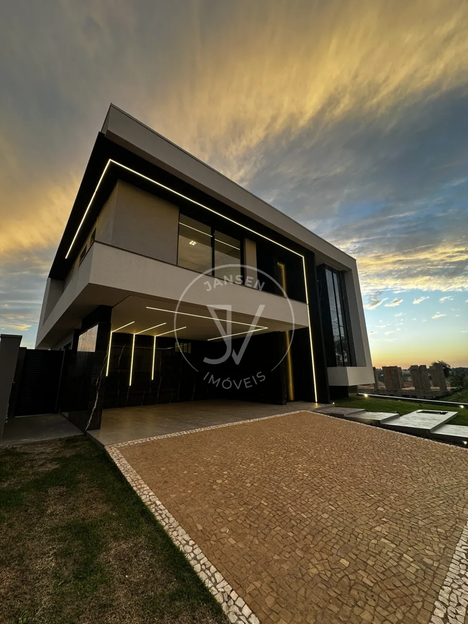 Sobrado com cinema e piscina com borda infinita a venda no Condominio Royal Boulevard Ibiporã - foto 22 de 23