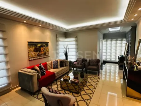 Sobrado de alto padrão com suíte presidencial com Spa, espaço gourmet e lazer incrível…