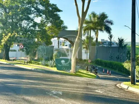 Terreno à Venda no Condomínio Royal Boulevard em Ibiporã