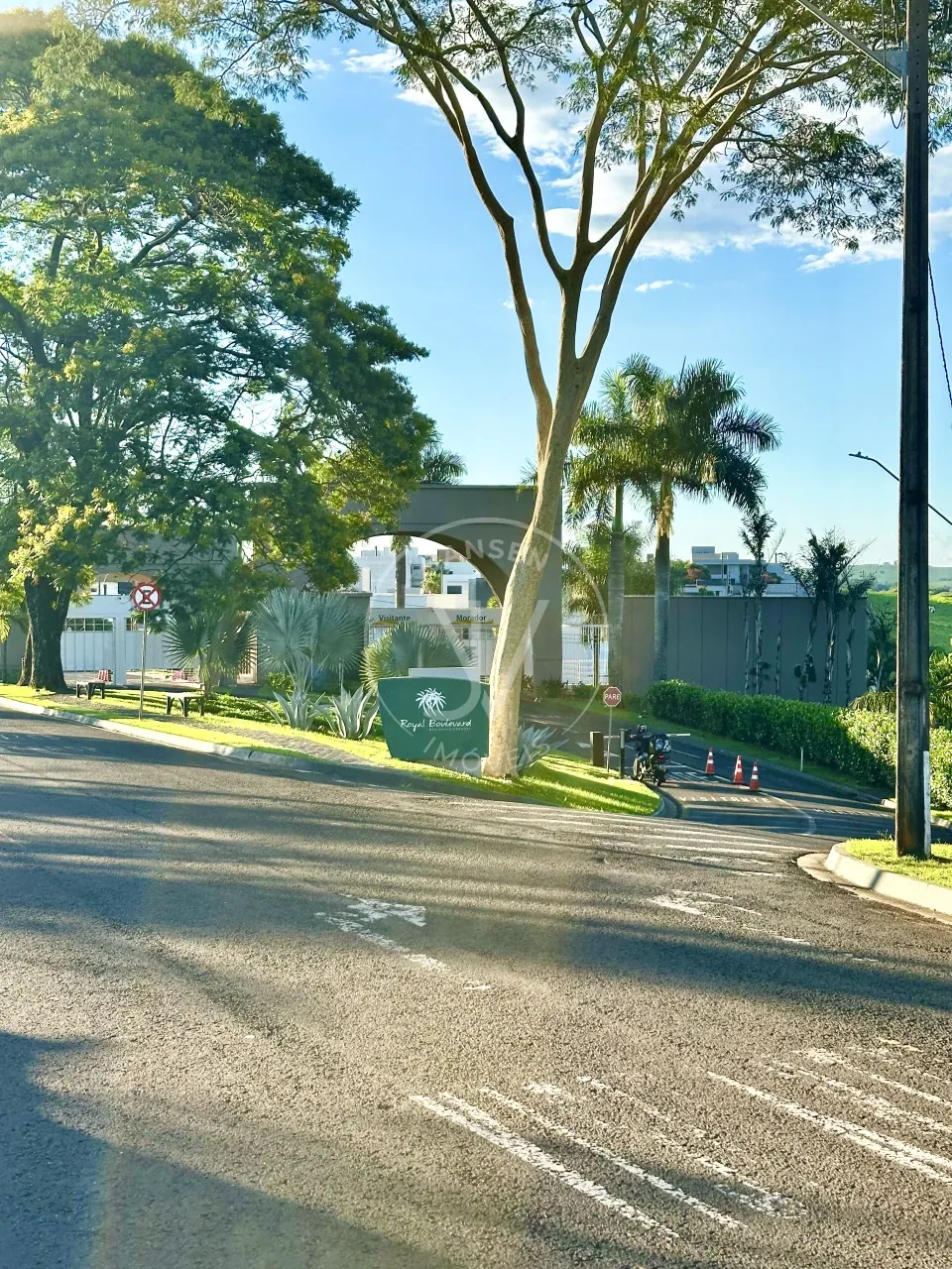 Terreno à Venda no Condomínio Royal Boulevard em Ibiporã - foto 1 de 10