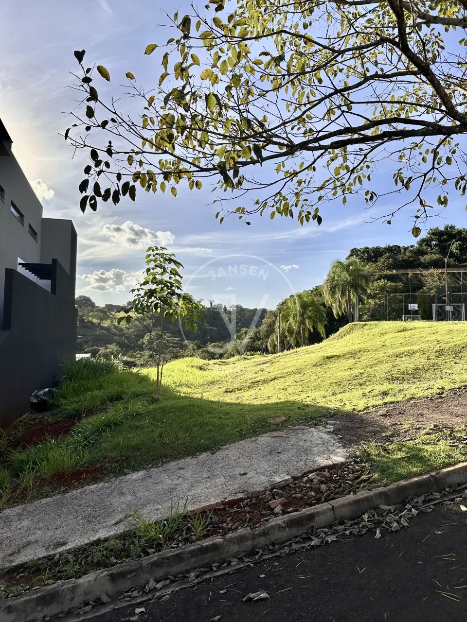 Terreno à Venda no Condomínio Royal Boulevard em Ibiporã - foto 2 de 10
